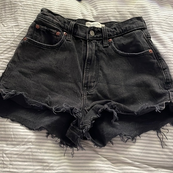 Abercrombie 90s high rise cut off shorts -black - Picture 1 of 2